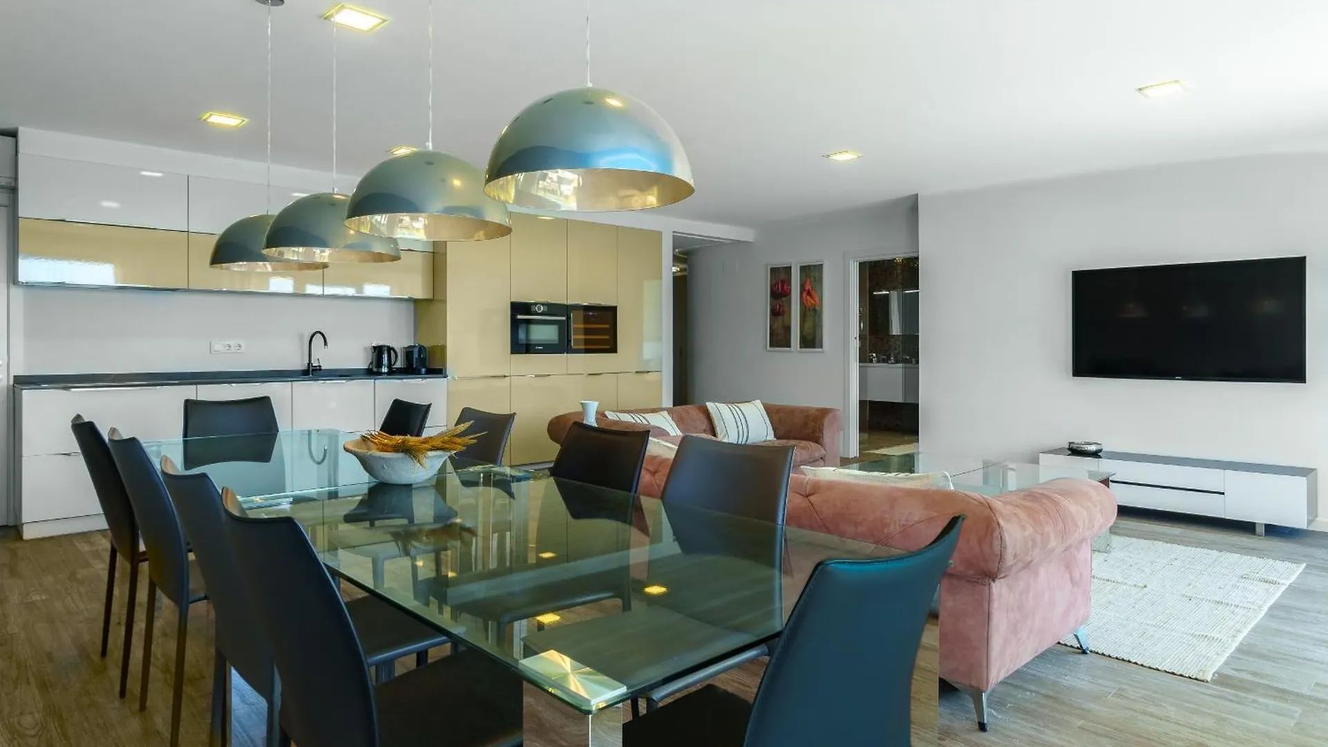 Monthly La Concha Breeze By Sweet Home San Sebastian Appartement
